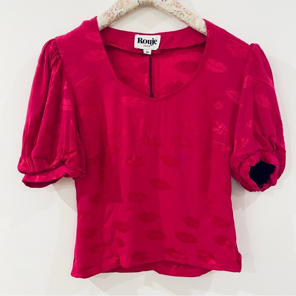 Rouje fuschia lipstick print top - Picture 1 of 12